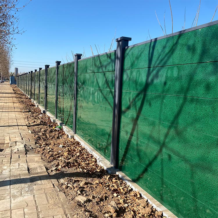 洛陽(yáng)市宜陽(yáng)縣青啤大道安裝鋼結(jié)構(gòu)圍擋